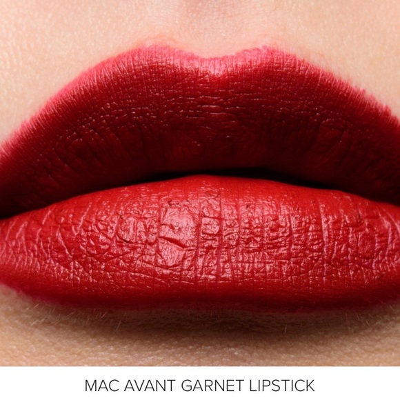 MAC Avant Garnet Matte - Discontinued - Picture 2 of 2